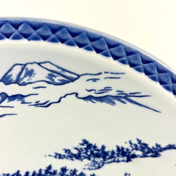 Blue and White Arita Ware Mt Fuji Round Platter - Picture 3 of 6